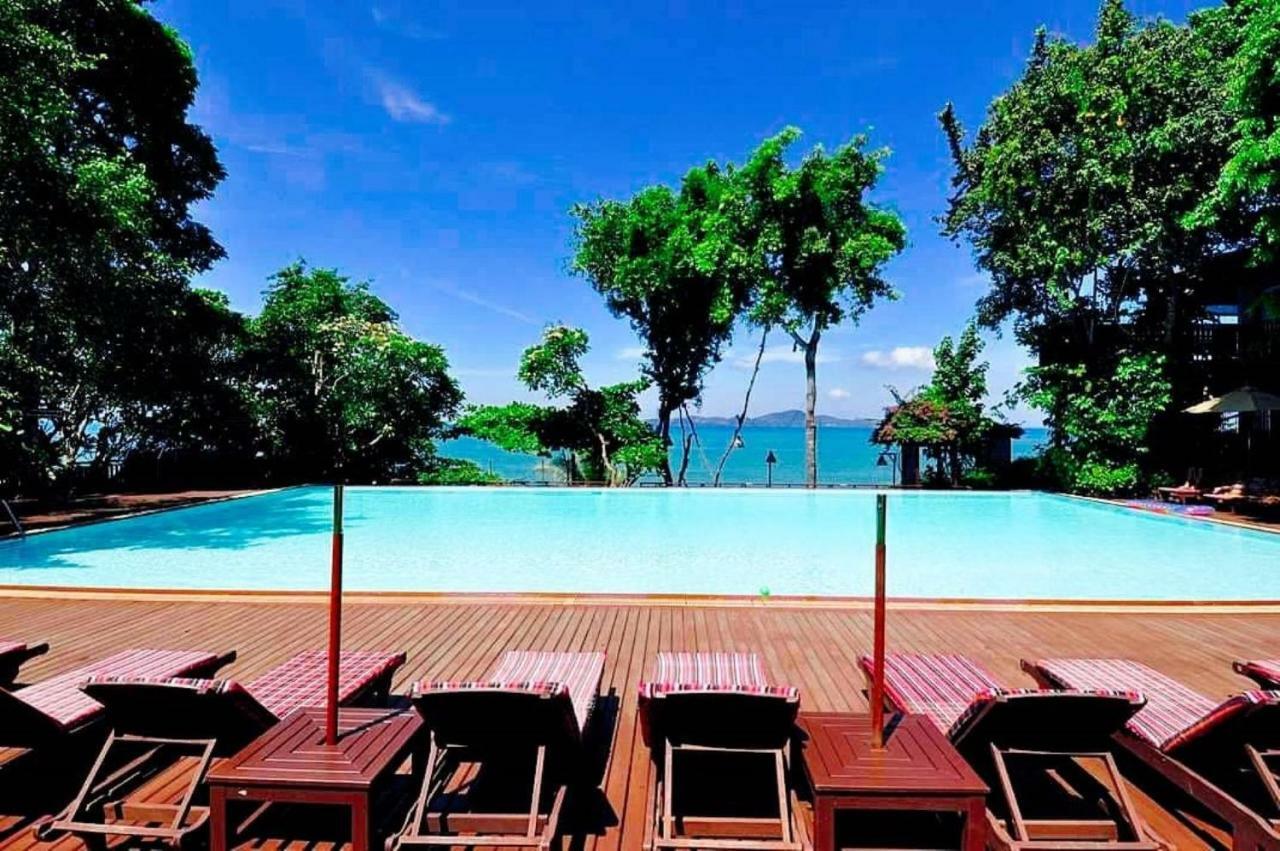Birds And Bees Station touristique Pattaya